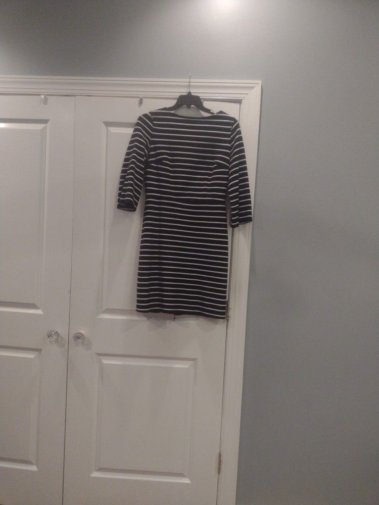 Old Navy Black And White Stripped Dress 