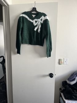 Sincerely Jules very nice green women’s sweater like new size s