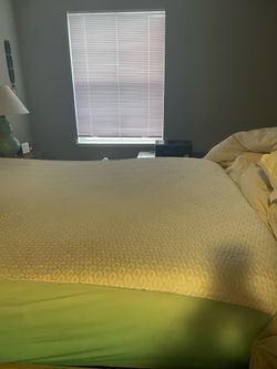 Tempurpedic bed