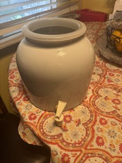 Porcelain Water Dispenser