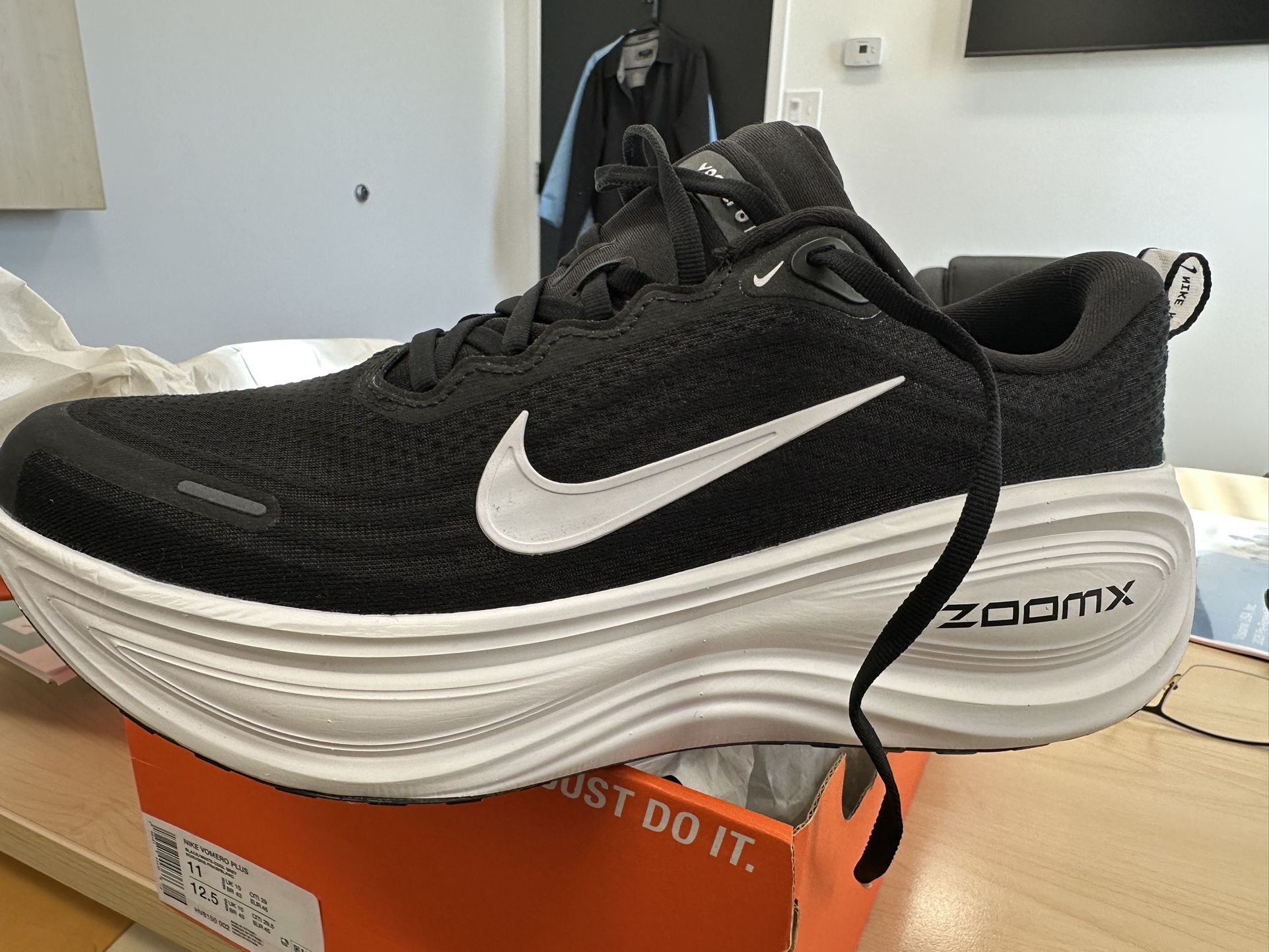 Nike Men’s Vomero Plus Running Shoes Size 11