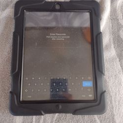 iPad model a1395 ( locked sold as is ) Parts Only 