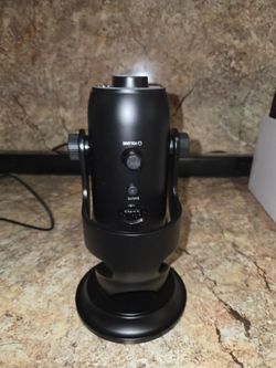 Blue Yeti USB Microphone Blackout Edition