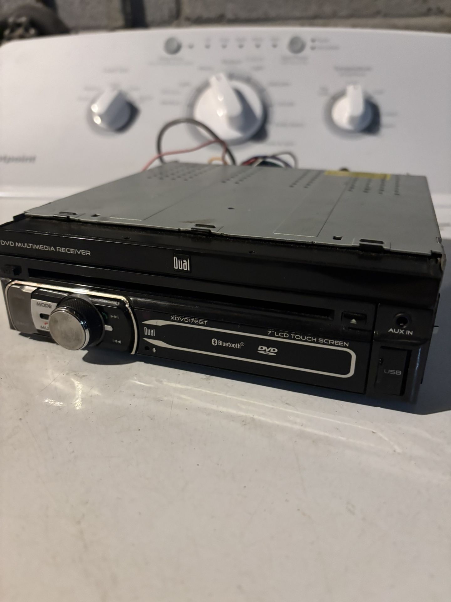 Radio .. Dual , DVD Player . Car Radio 