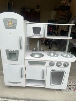 KidKraft Wooden Play Kitchen - Great Condition!