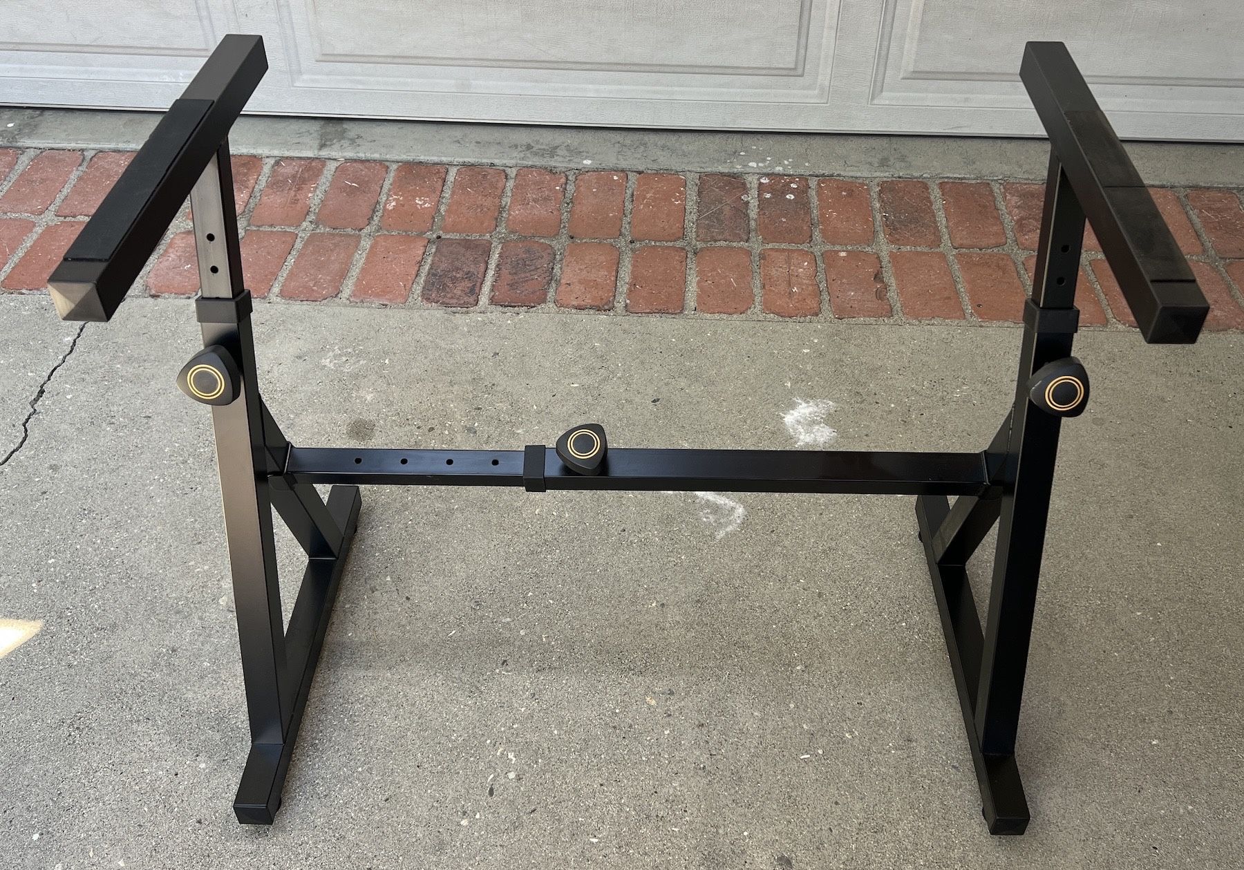 Liquid Stands Keyboard Stand