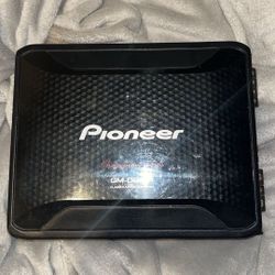 Pioneer 2 Channel Amp with Bass Knob