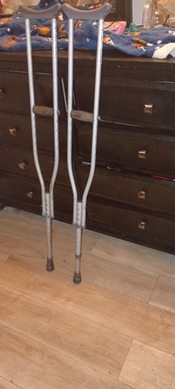 Adjustable Aluminum Underarm Crutches Pair