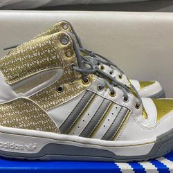 Adidas Hightop sneakers (9.5)
