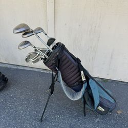 Pinseeker Womans Golf Clubs And Golf Bag