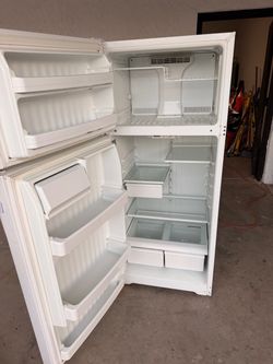 White Top-Freezer Refrigerator