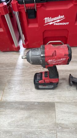 Milwaukee M18 Cordless Impact Wrench with Battery