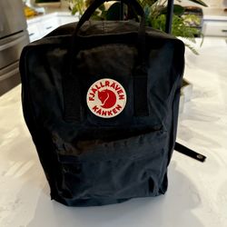 Black Fjallraven Backpack 