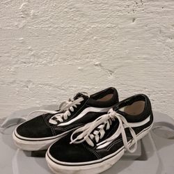 Women's 8-1/2 Vans Old Skool Shoes