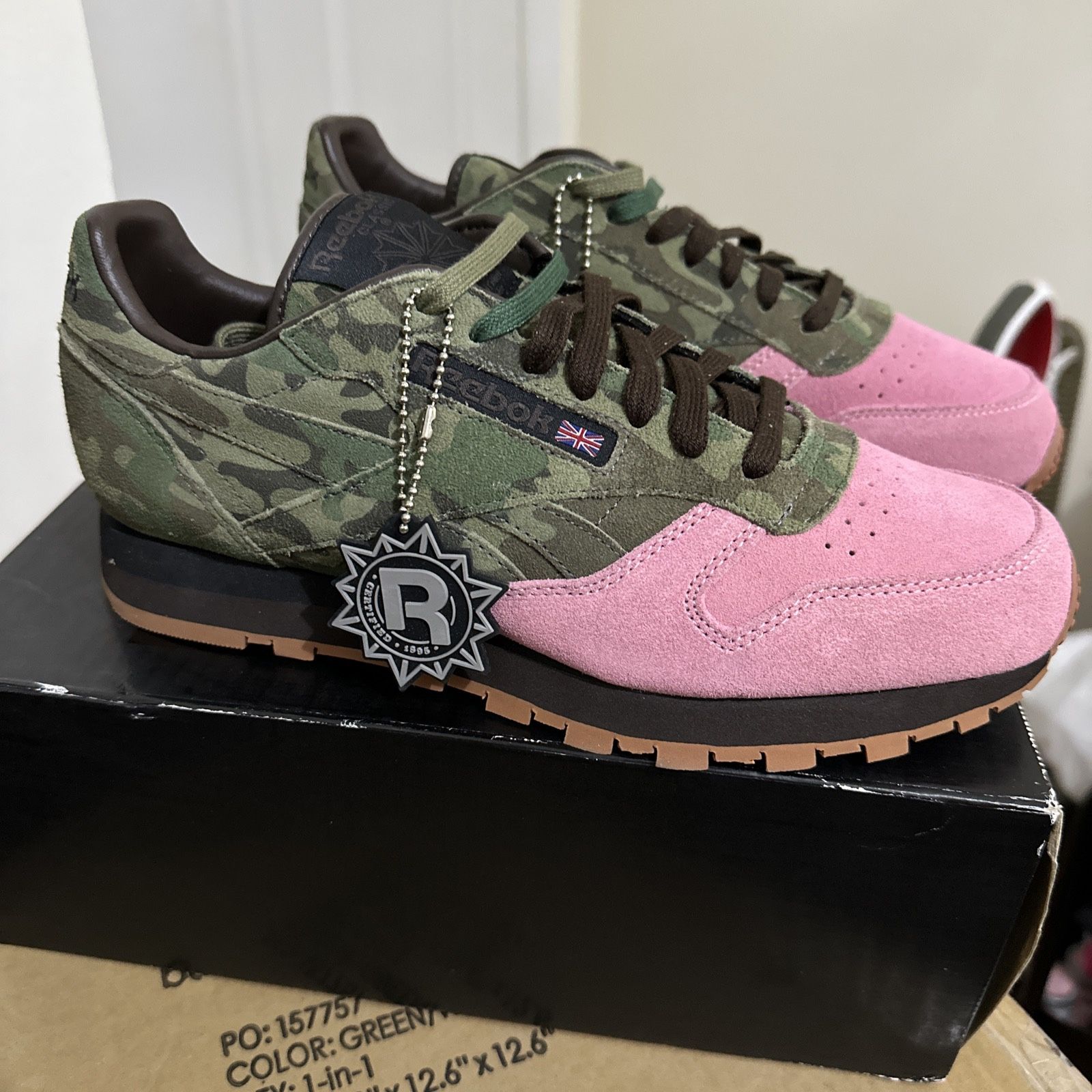 Reebok Classic Leather R12 x Shoe Gallery Boutique Collab FLAMINGOS AT WAR Size 8.5 Mens VERY VERY RARE RARE RARE RARE
