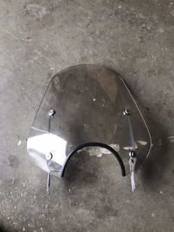 Motorcycle windshield