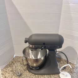 Kitchen Aid Stand Mixer Including Attachments 
