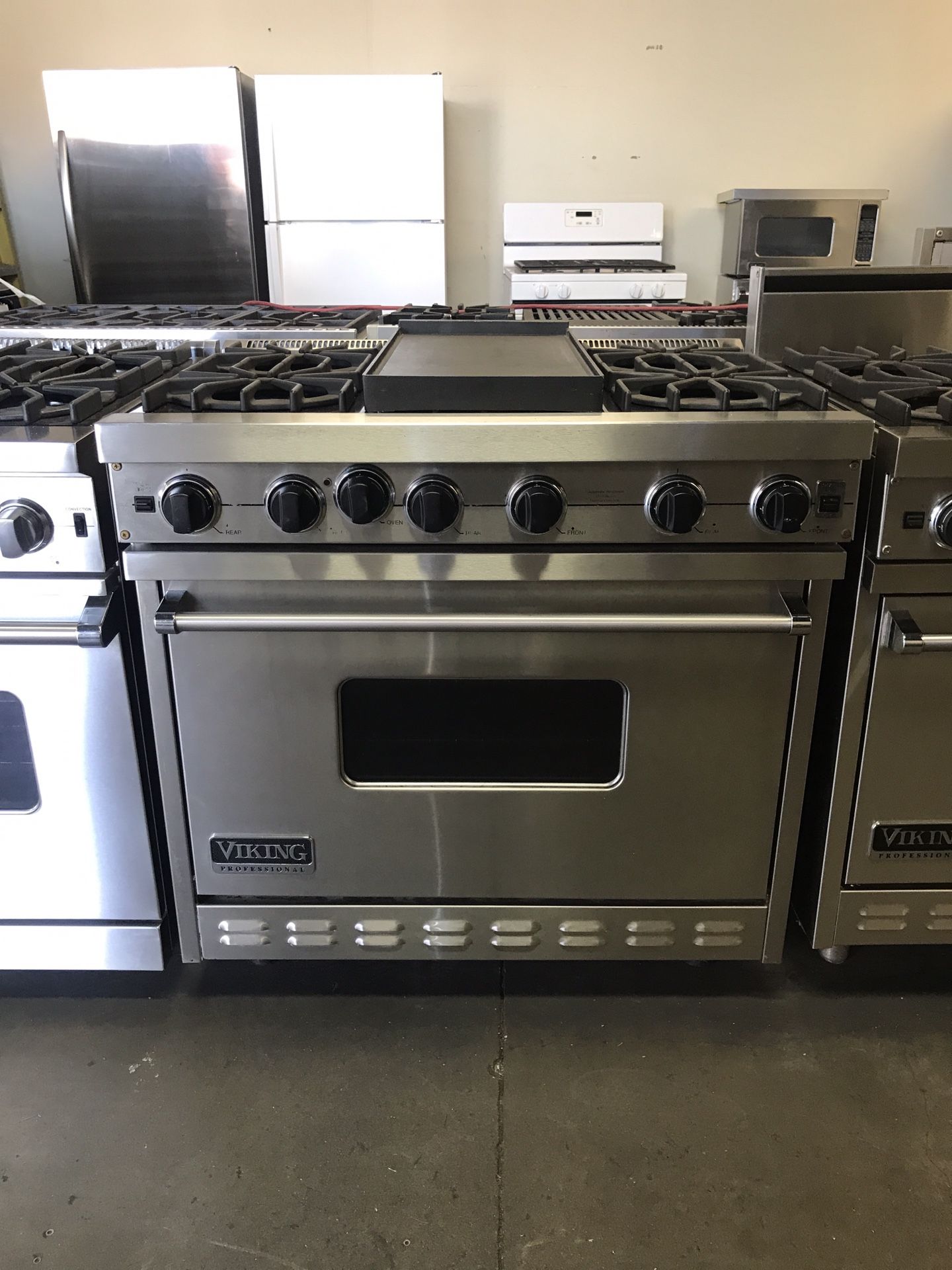Viking 36”Wide Gas Range Stove With 6 Burners In Stainless Steel