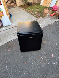 Mini fridge