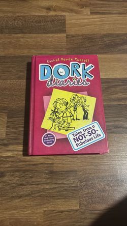 DORK DIARIES BY RACHEL RENEE RUSSELL