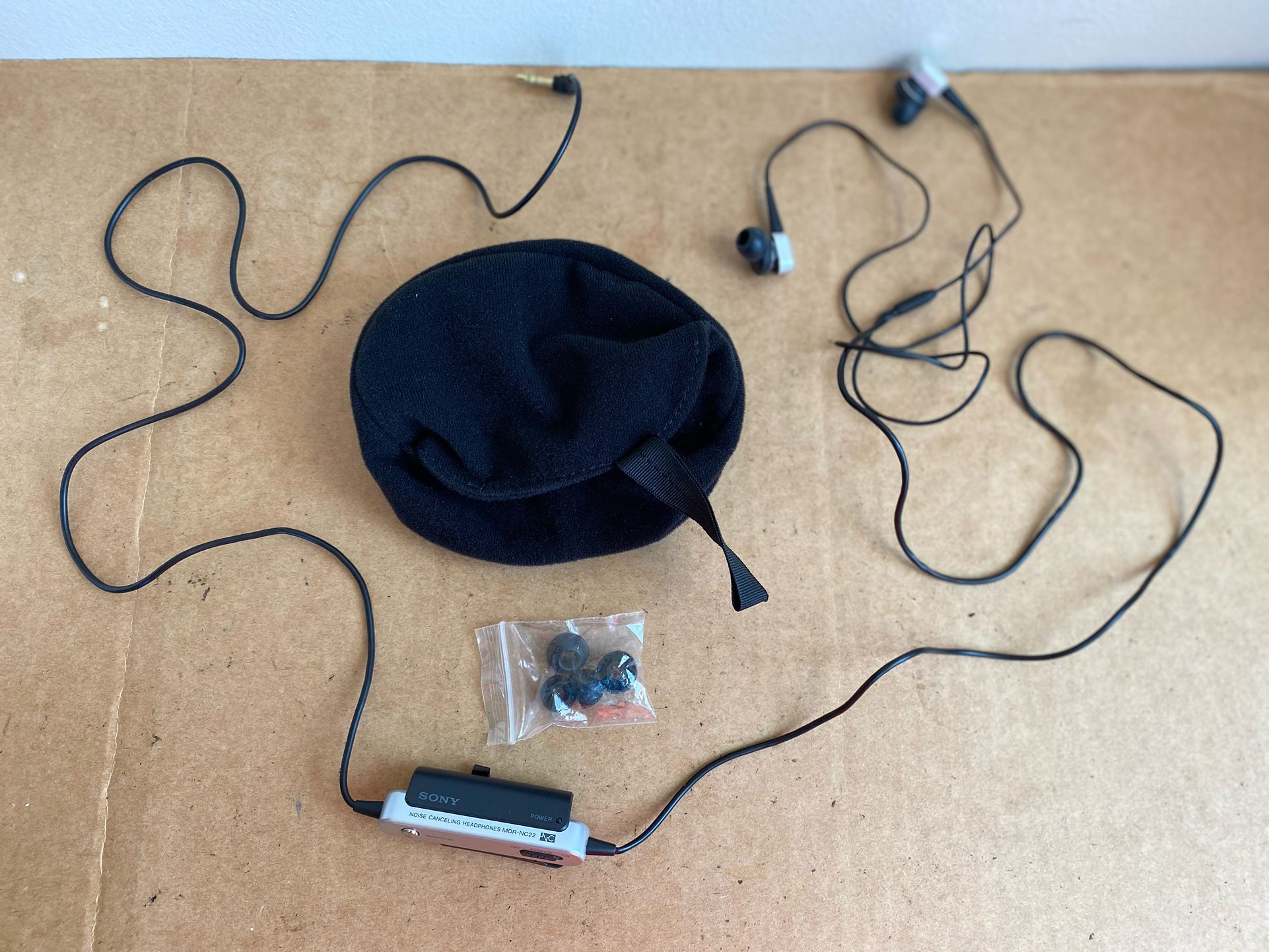 Sony MDR-NC22 Noise Canceling Headphones