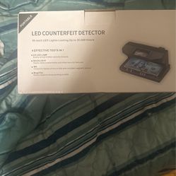 Portable LED Counterfeit Detector