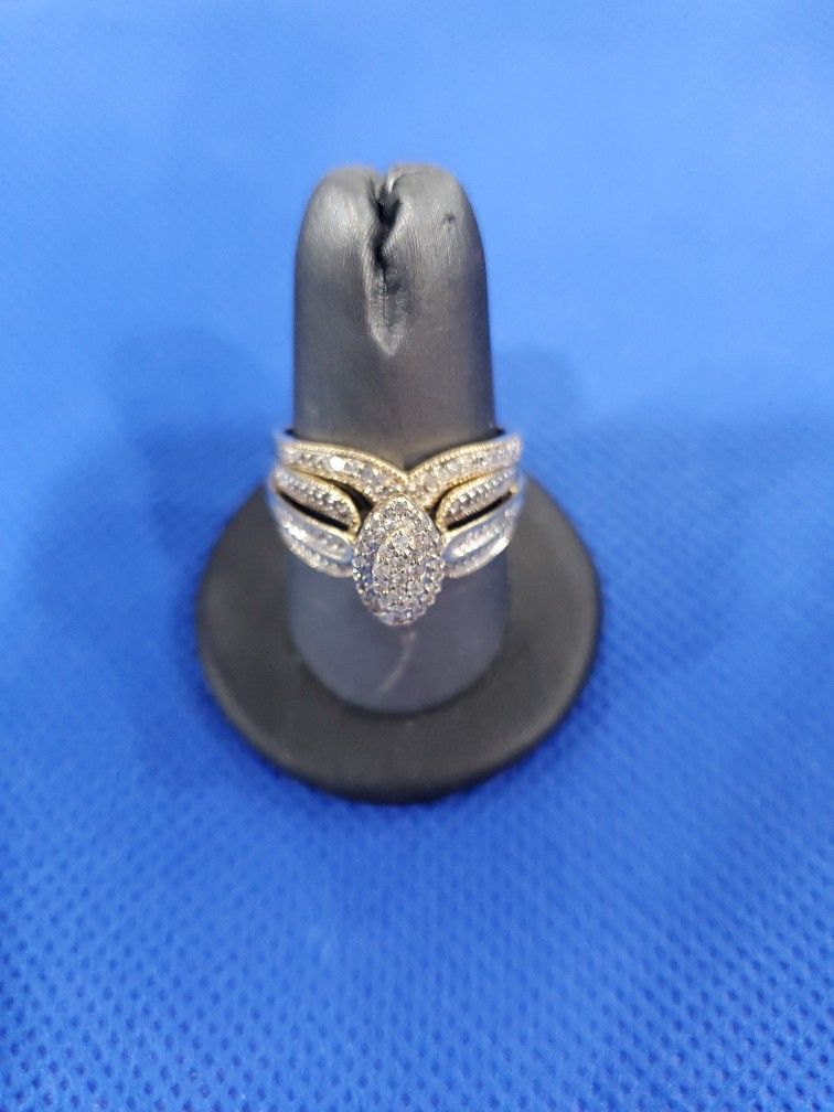 DIAMOND CLUSTER WEDDING RING