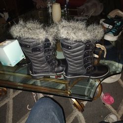 Sorel Rain Boots Size 6