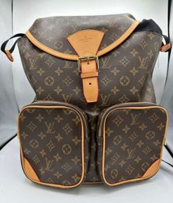 Backpack with an elegant design and modern style, 
/Mochila  con un diseño elegante y estilo moderno,