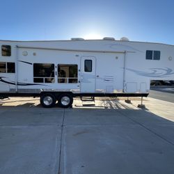 2006 Skyline Rampage 337 Fifth Wheel Toy Hauler 