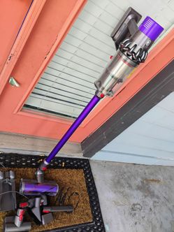 Dyson Cyclone V10 Animal + Cordless Vacuum Cleaner