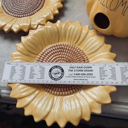 2 Sunflower Plates