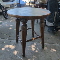 Antique Mahogany Game Table/End Table Carved Feet