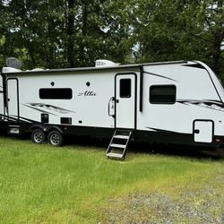 2022 East West Alta 3150KBH travel trailer