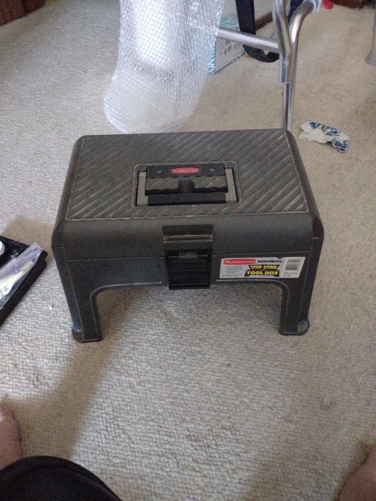 Rubbermaid roughneck step stool tool box discount
