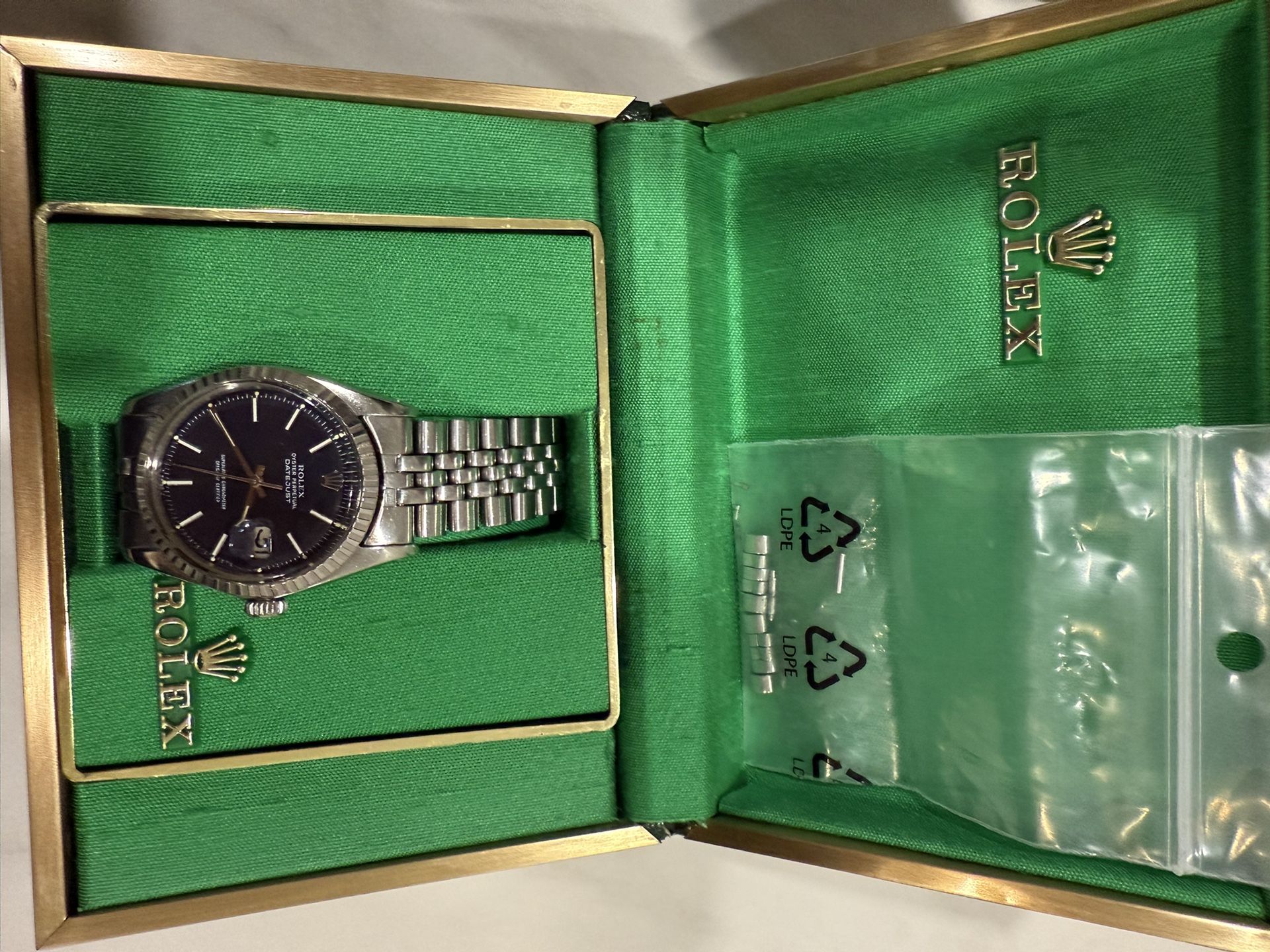 Rolex Datejust Ref. 1603 – Black Dial, Full Set (1973)