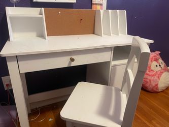 Kids desk