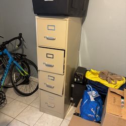 FREE METAL FILE CABINET 