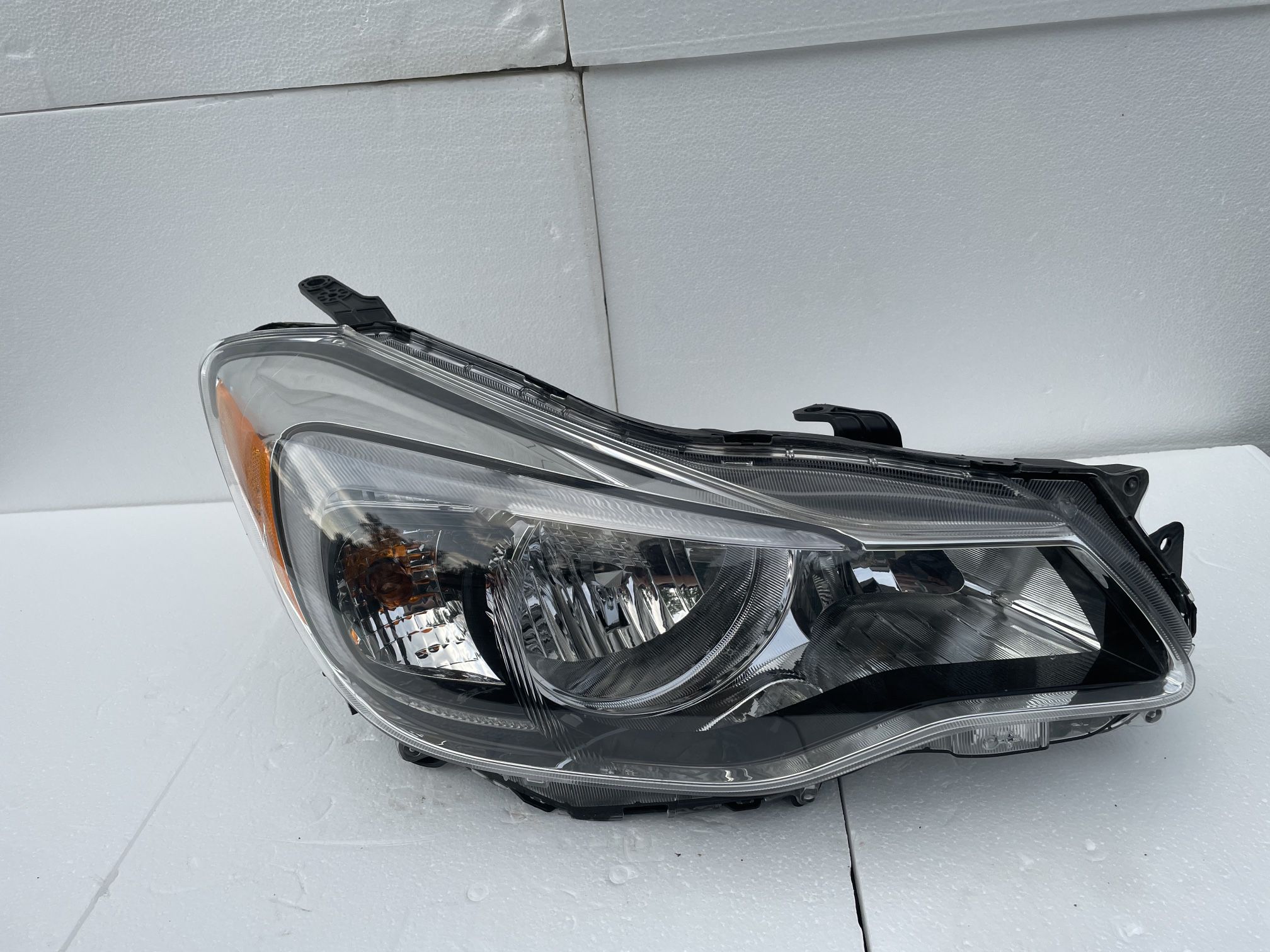 2015 2016 Subaru Impreza Left Driver Side Halogen Headlight 