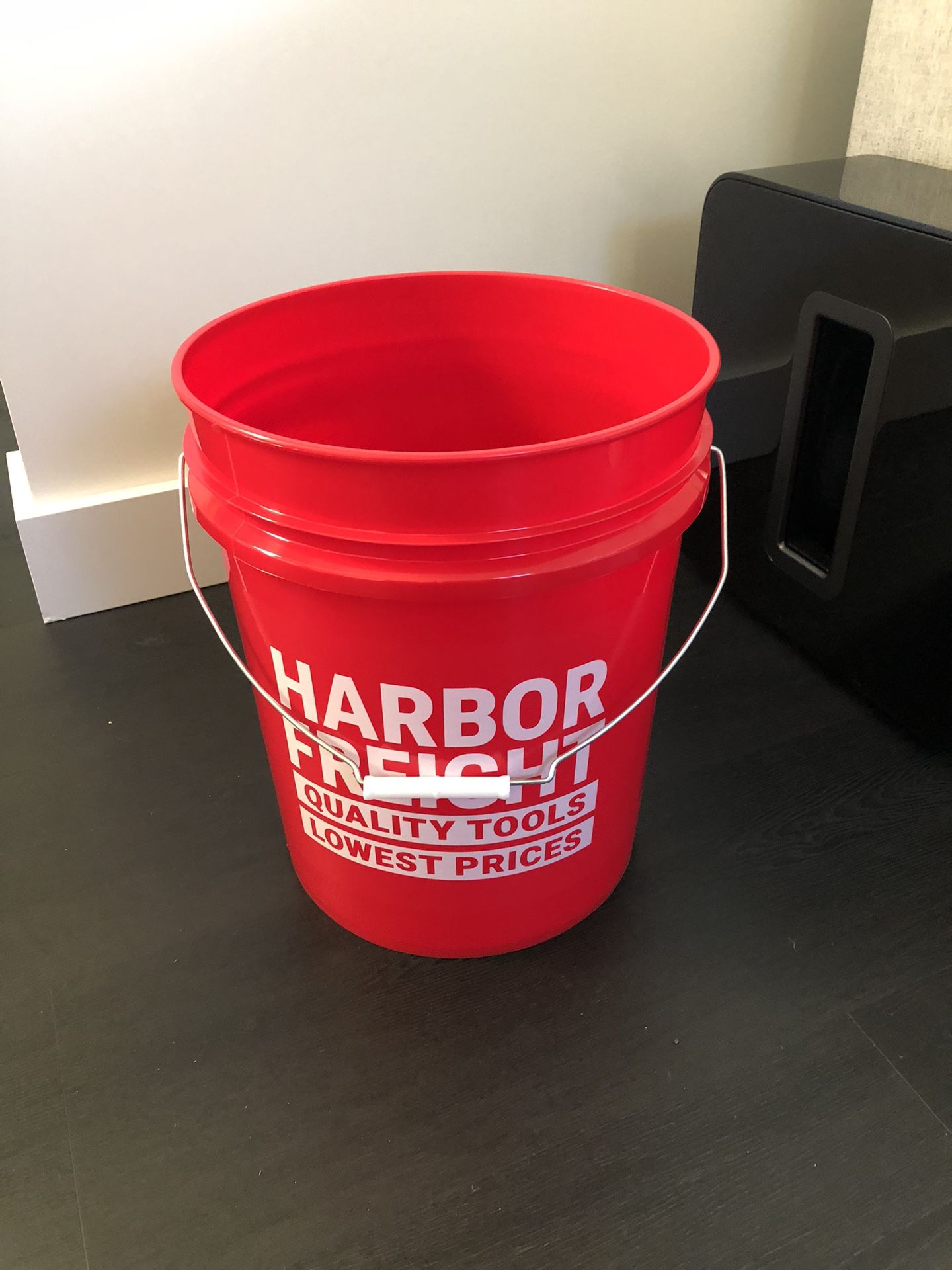 Brand New Harbor Freight 5 Gallon Bucket