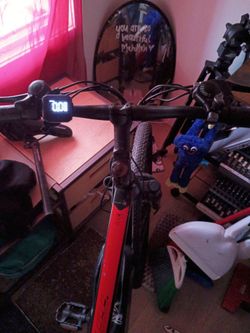 VICTOR TOTEM Electric Mountain Bike great condition like new