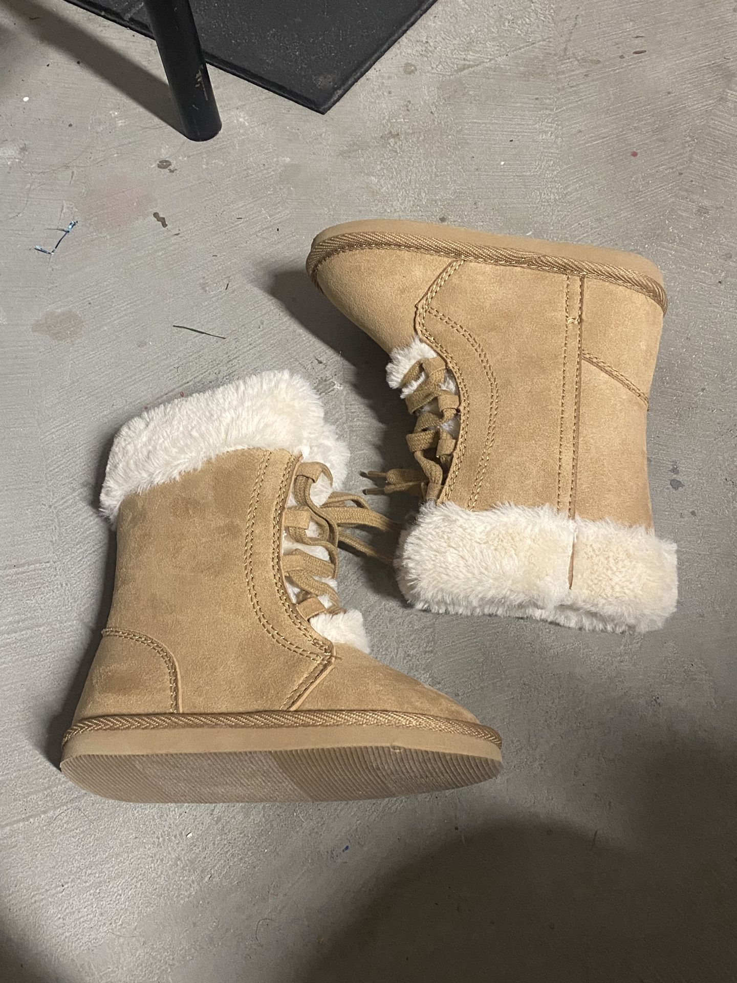 Toddler Fur Boots!!