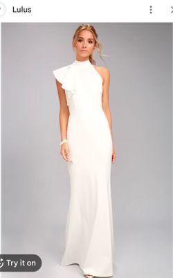 This white Lulus maxi dress size Small