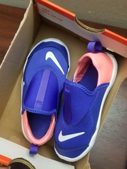 NIKE LIL SWOOSH size 10c brand new