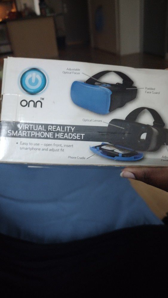 On Virtual Reality Smartphone Headset