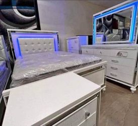 White Bedroom Set LED 4 Pieces NEW financing Available 