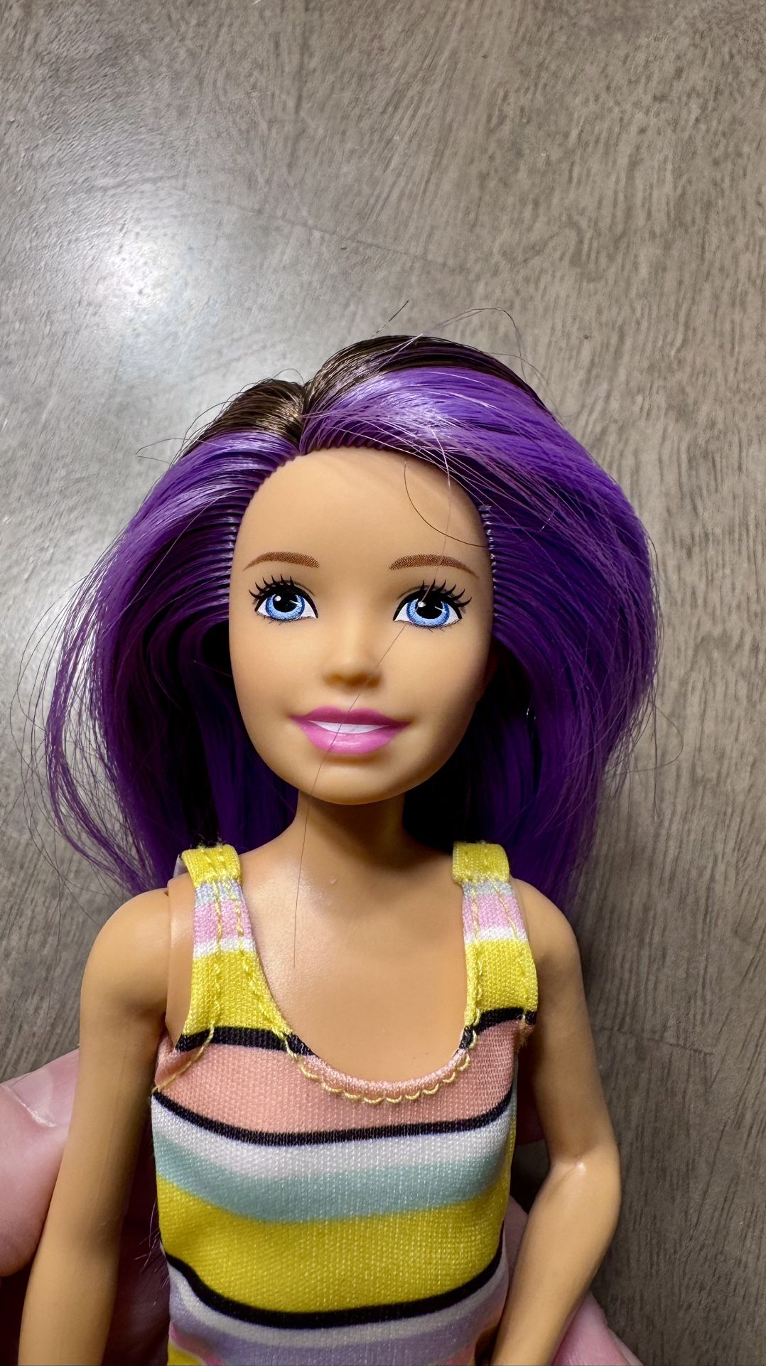 Teen Barbie w/ cell phone
