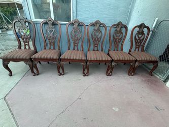 Set of 6 Regular Solid Wood Dining Chairs In Very Good Condition All Chairs Have New Upholstery On it