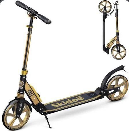 scooter Razor Deltawing Scooter in good condition for adults beautiful color new in store costs $130 LET'S FORGET THE OFFERS THANK YOU SO MUCH