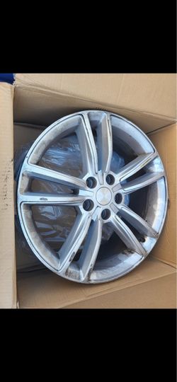 Factory Tesla Modrl s 19” rims set